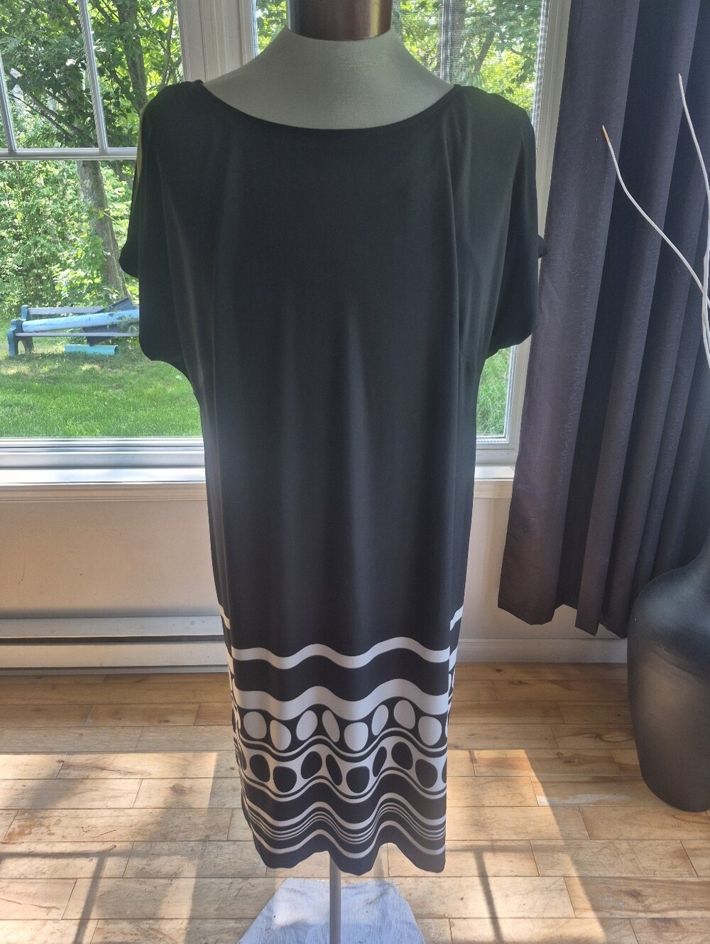 Dress Barn Black Midi Dress with White Graphic Hemband